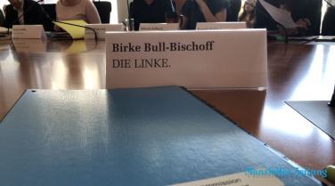 Bundestagsabgeordneten eine Woche über die Schultern schauen: Tag 2 (Sitzungssozialismus)