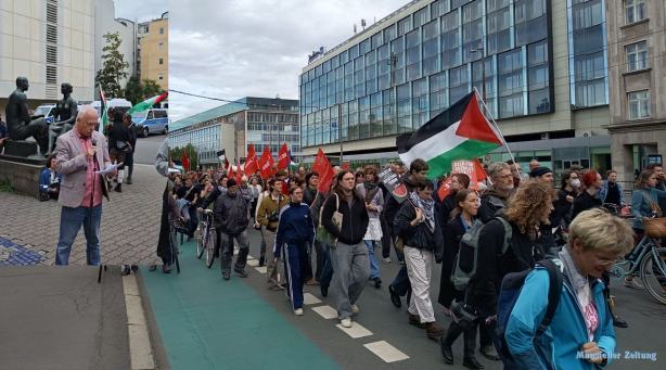 Sangerhäuser demonstrieren in Leipzig gegen geplante Raketenfabrik